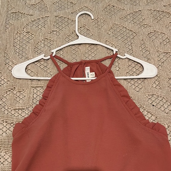 Tank top. - Picture 2 of 4